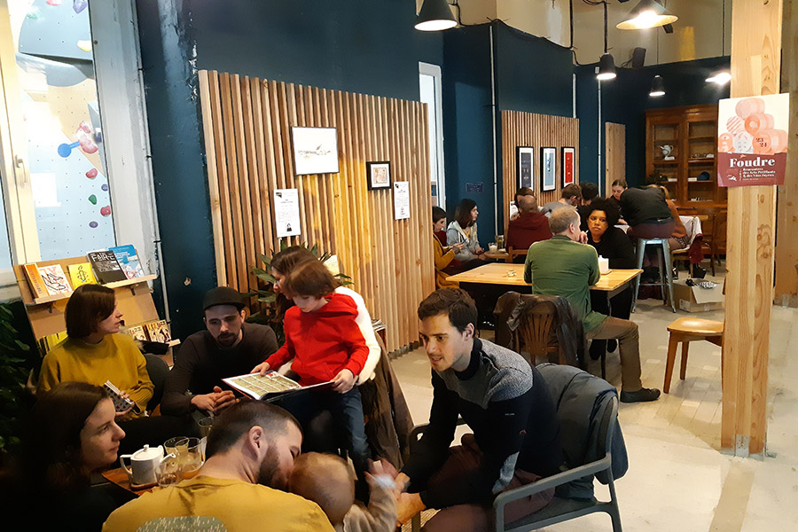 Le café The Roof, un lieu de partage et d'échange